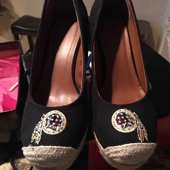 NFL Redskins Wedge Heels - Picture 3 of 5